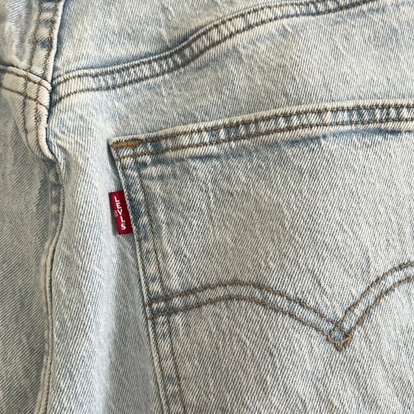 EUC 70’s High Slim Straight Levi’s jeans in a light blue wash. - Picture 12 of 16